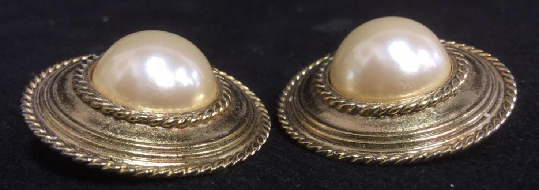 ELLEN DESIGNS Estate Earrings Gold Tone Faux Pearl (1 of 10)