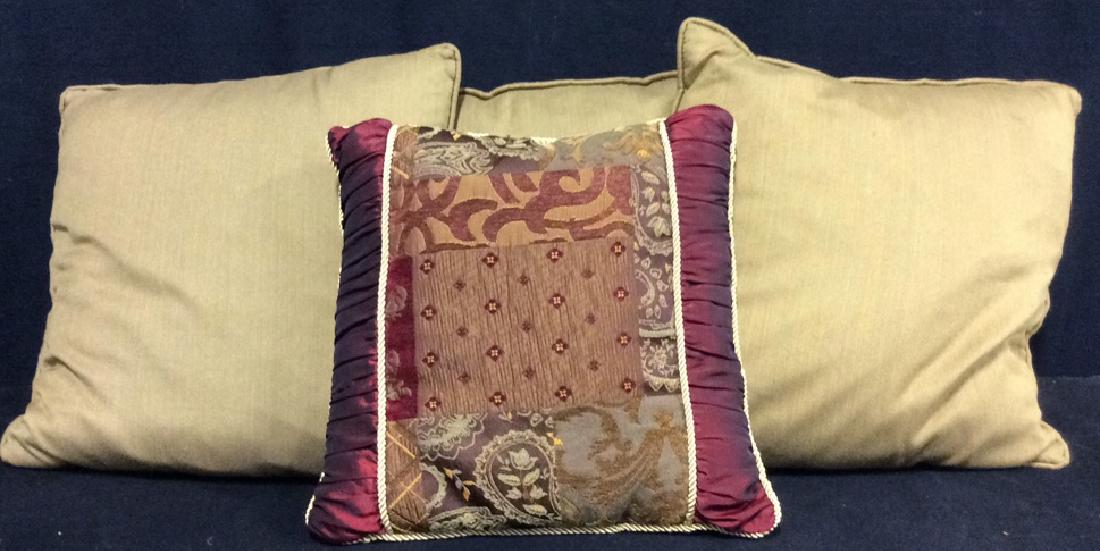 Group Lot 4 Throw Pillows (1 of 5)