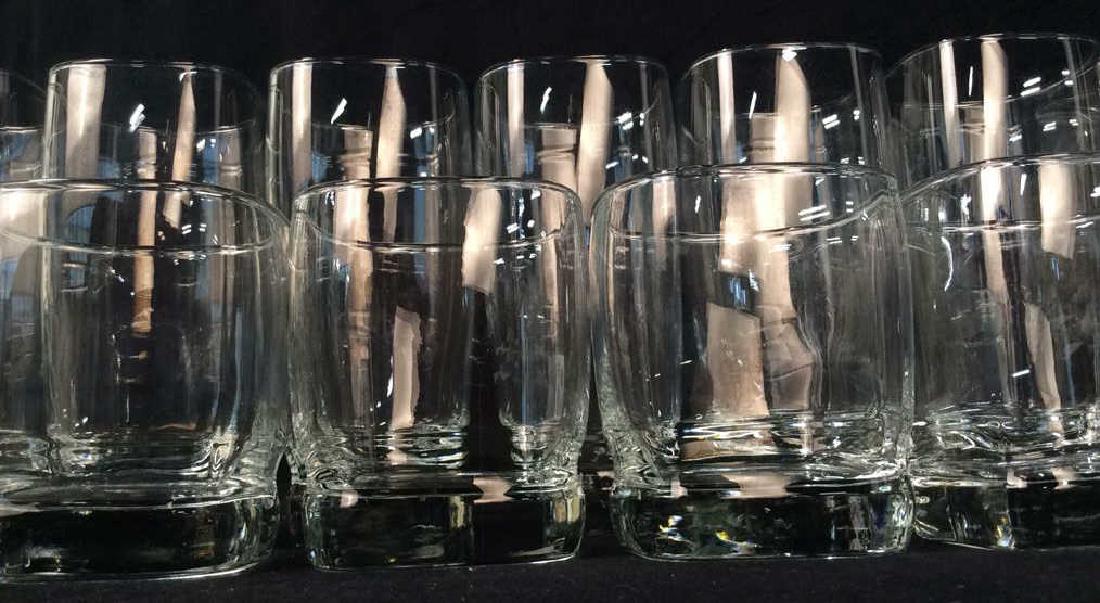 Group 15 Assorted Sized Clear Glasses w Basket (1 of 6)