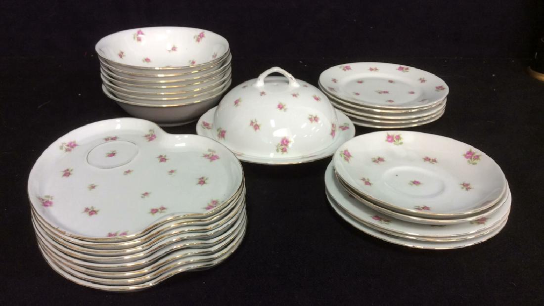 Group 26 Victoria China Chintz Dinnerware (1 of 5)