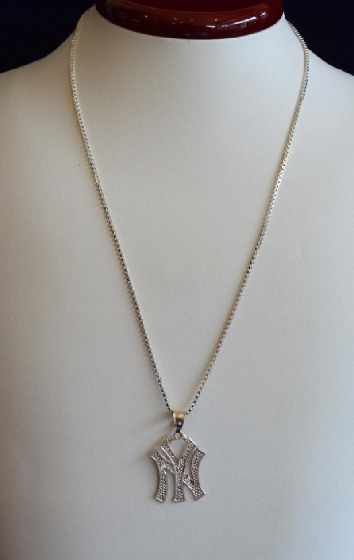 20" NY Yankees Sterling Silver Medallion Necklace (1 of 3)
