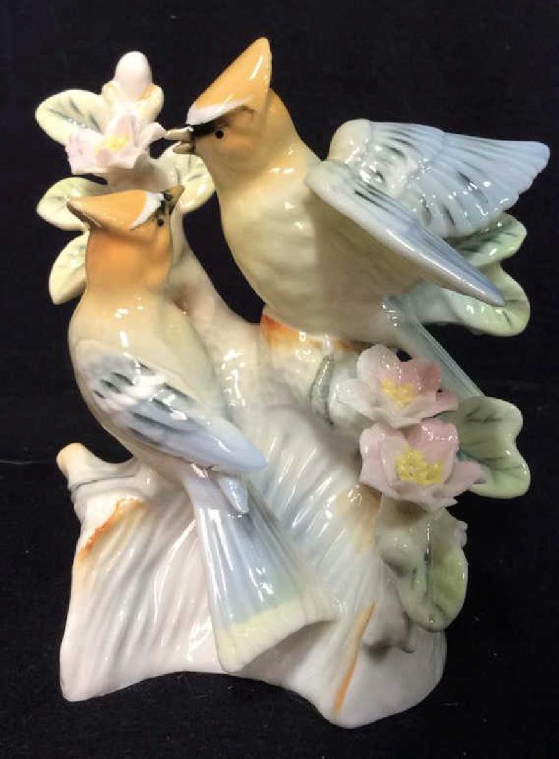 Vintage Porcelain Bird Floral Palm Beach Decor: Marked for # 86819 on underside, collectible porcelain bird figurine. Property of Greenwich and Palm Beach estate.