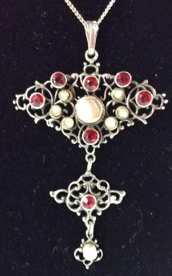 VIntage Silver Toned Necklace w Stones (1 of 10)