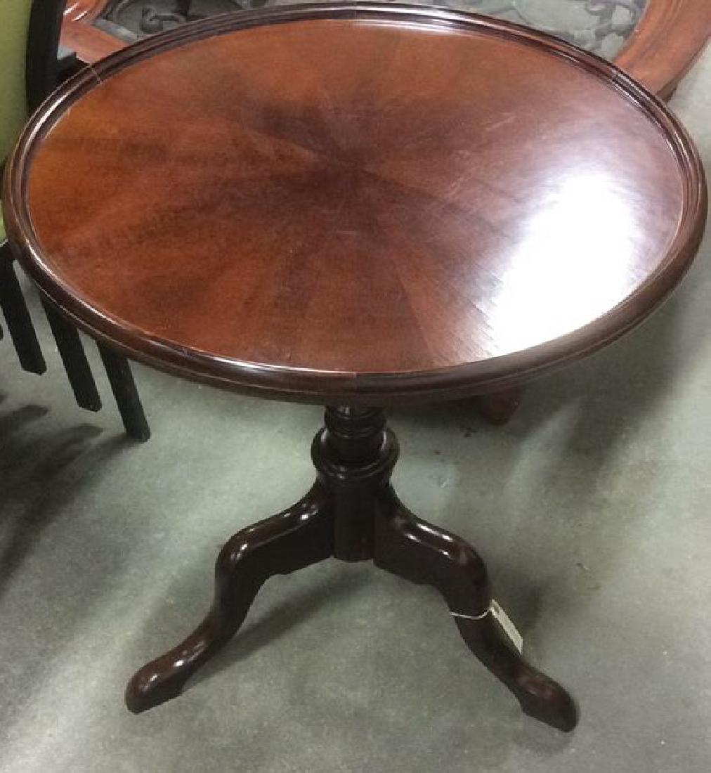 THE BOMBAY COMPANY Tilt Top Pedestal Table