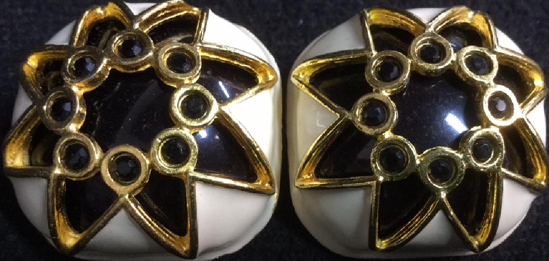 Estate Jewelry Vintage Black White Enamel Earrings: Costume Jewelry, Vintage Jewelry, Estate Jewelry, Clip on vintage earrings measure approx 1 1/2 inches square. Property of Greenwich and Palm Beach estate.