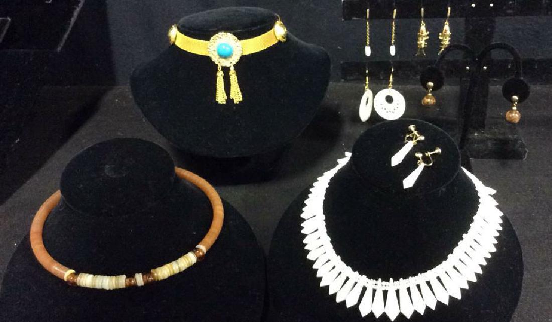Lot 8 Assorted Costume Estate Jewelry (1 of 10)