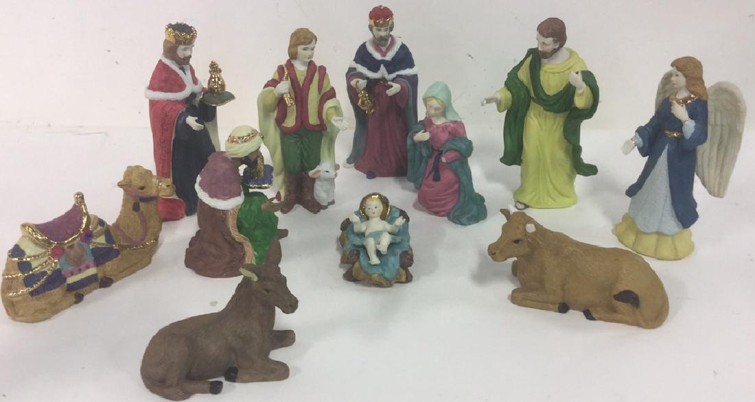 Lot 13 Porcelain And Gold Highlighted Nativity (1 of 8)