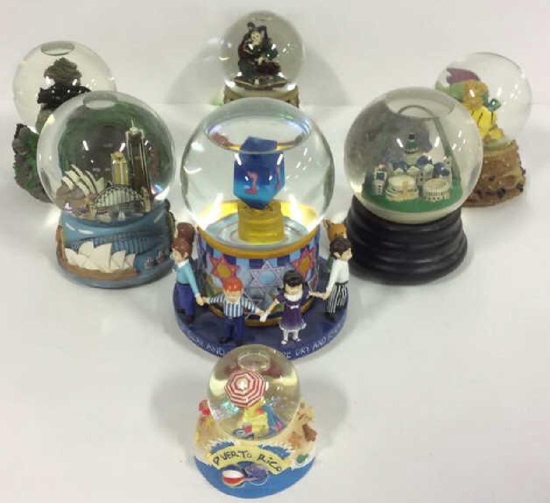 Lot 7 Assorted Snow Globes (1 of 8)