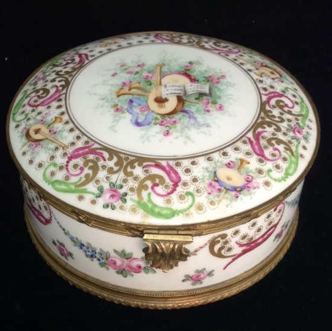 Painted Porcelain Lidded Trinket Dish (1 of 8)