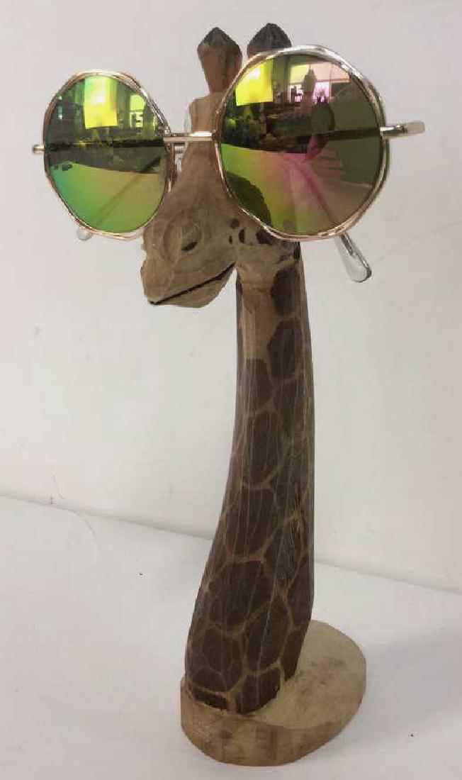 PEEPERS Giraffe Eyeglass Holder (1 of 6)