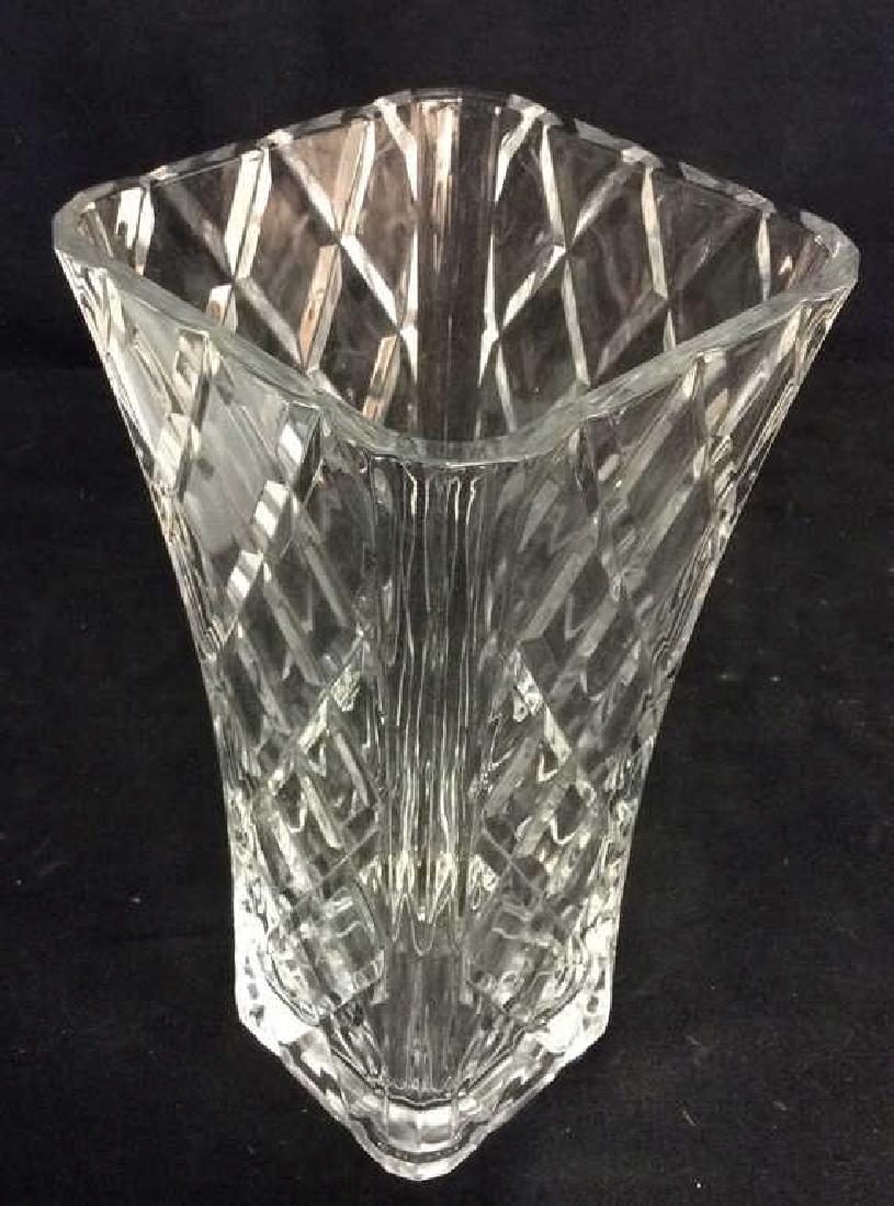 Diamond Shaped Pattern Detail Glass Vase (1 of 10)