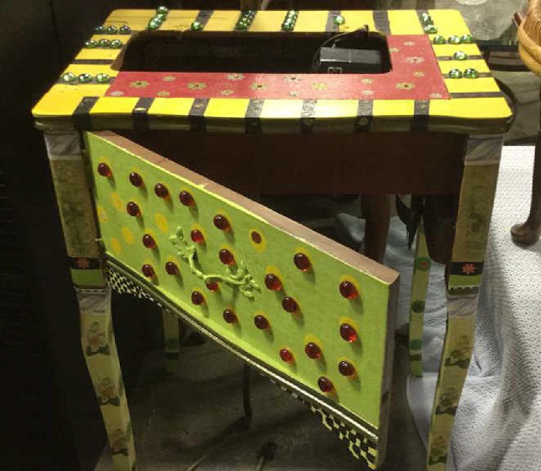 Antique Singer Cast Iron Sewing Machine w Table (1 of 8)