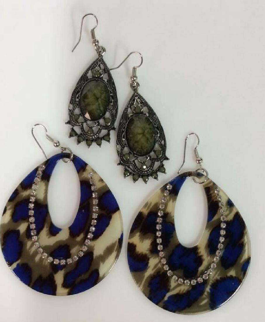 Lot 2 Women’s Costume Jewelry Earrings (1 of 9)