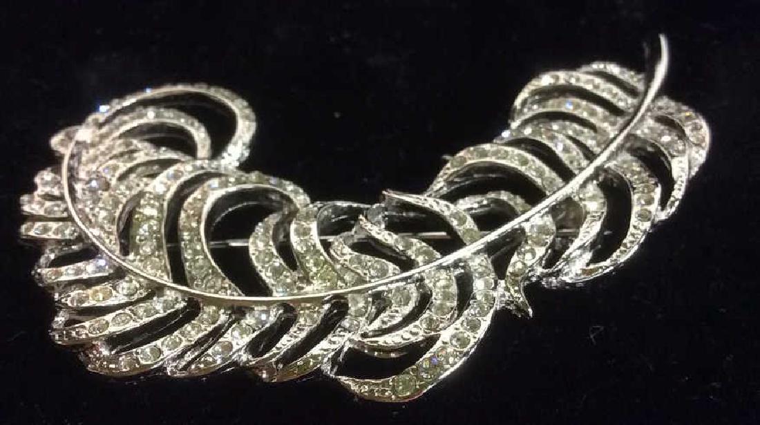 Kenneth J Lane Vintage Rhinestone Pin (1 of 7)