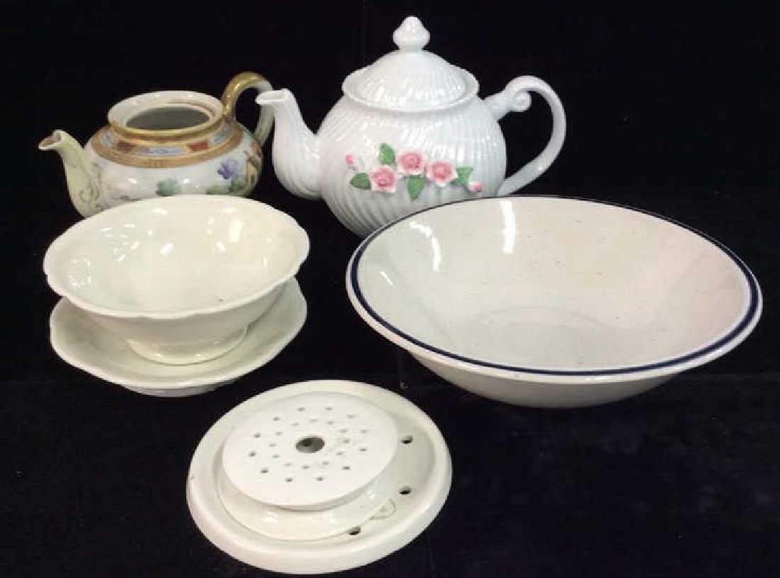 Lot 8 Assorted Porcelain Tabletop Accessories (1 of 11)