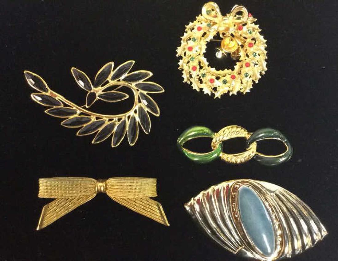 Lot 5 Assorted Gold Toned Women’s Brooch Pins (1 of 11)