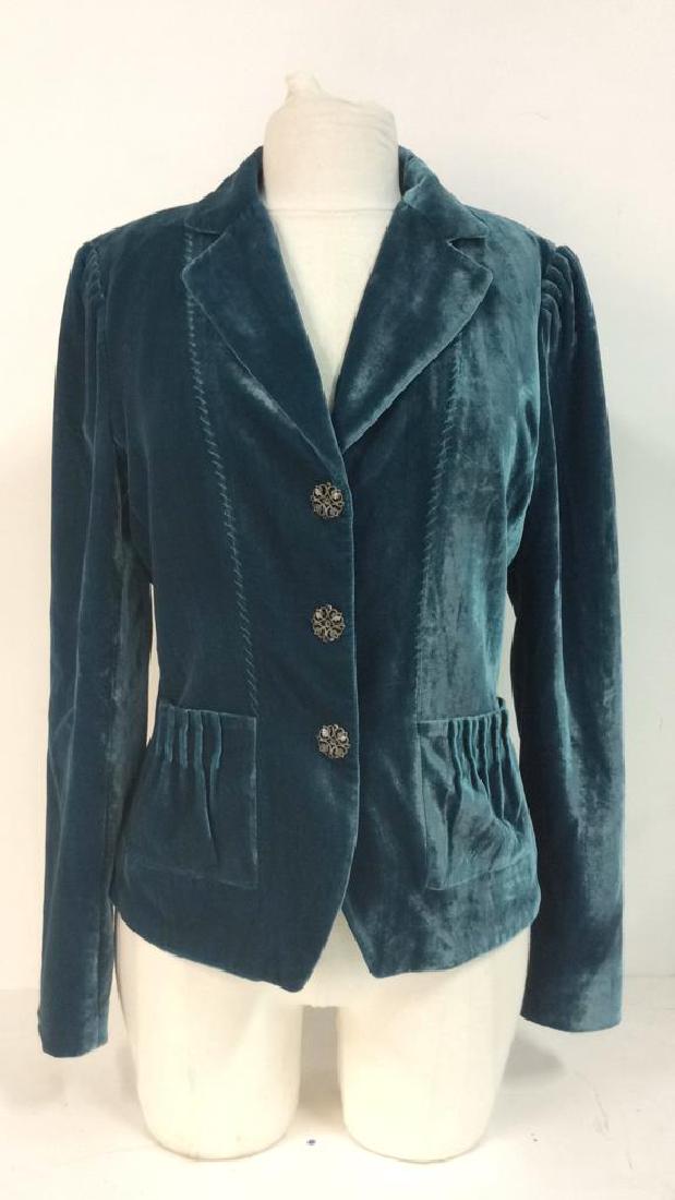 TAHARI Blue Toned Velvet Women’s Dress Jacket: TAHARI Blue Toned Velvet Women’s Dress Jacket. Vintage women’s designer fashion. Button down dress jacket, blazer with hidden snap buttons and silver toned metal floral filigree style inspired but