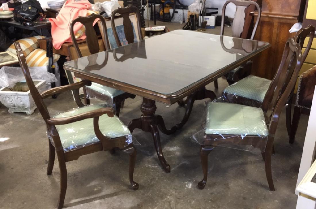 Lot 10 Pennsylvania House Dining Table And Chairs (1 of 15)