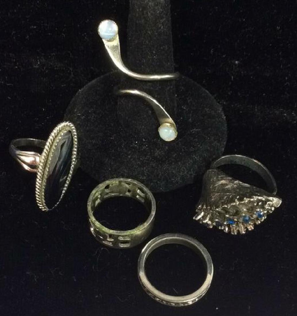 Lot 5 Assorted Silver Toned Metal Rings (1 of 8)