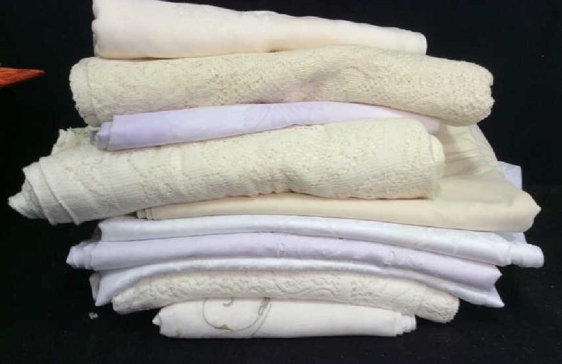 Group Lot Vintage Tablecloths (1 of 10)