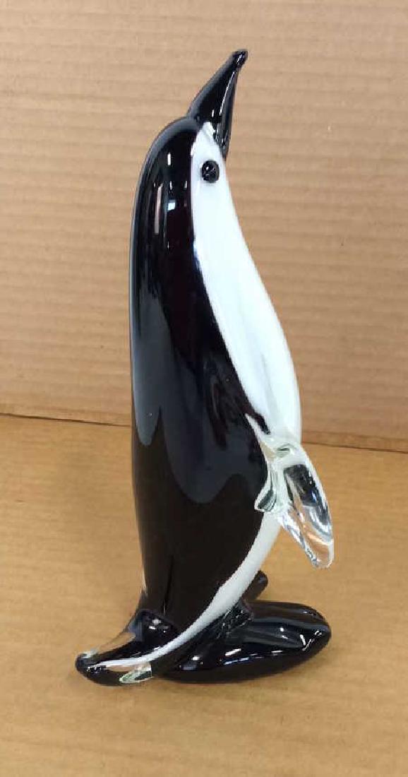 Murano Art Glass Penguin Figural: hand blown, hand formed ItalianArt Glass Penguin, measures ht app 9.5 inches by depth 4.5 inches, width 4.5 inches