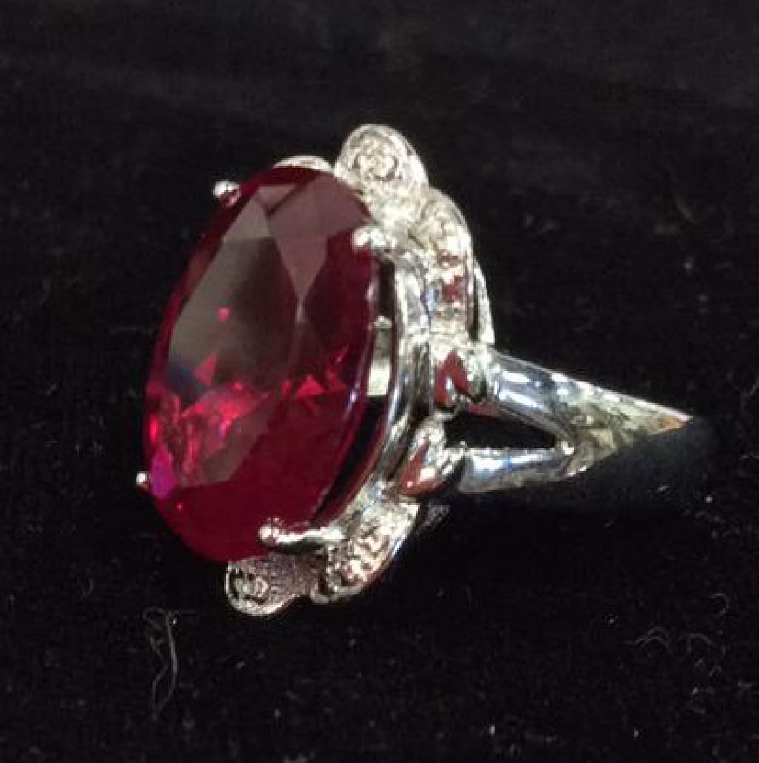 18 K White Gold Ring W Red Toned Gemstone (1 of 8)