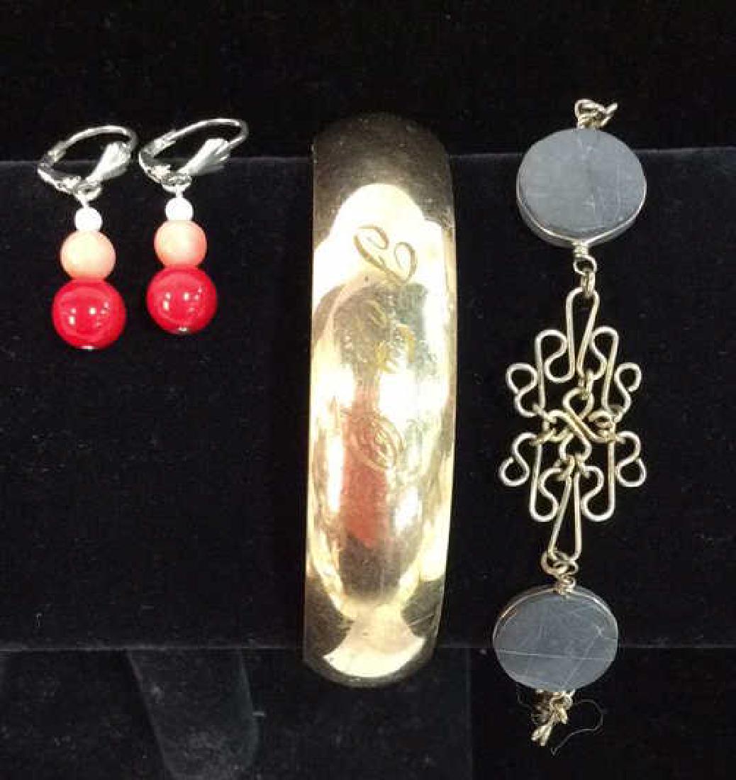Lot 3 Assorted Women’s Costumer Jewelry (1 of 9)