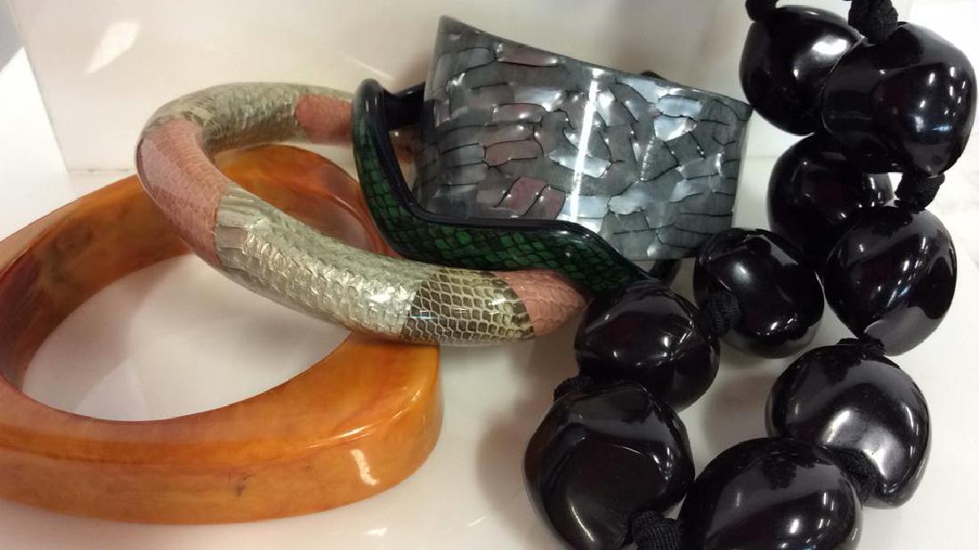 Lot 5 Women’s Vintage Costume Jewelry (1 of 8)