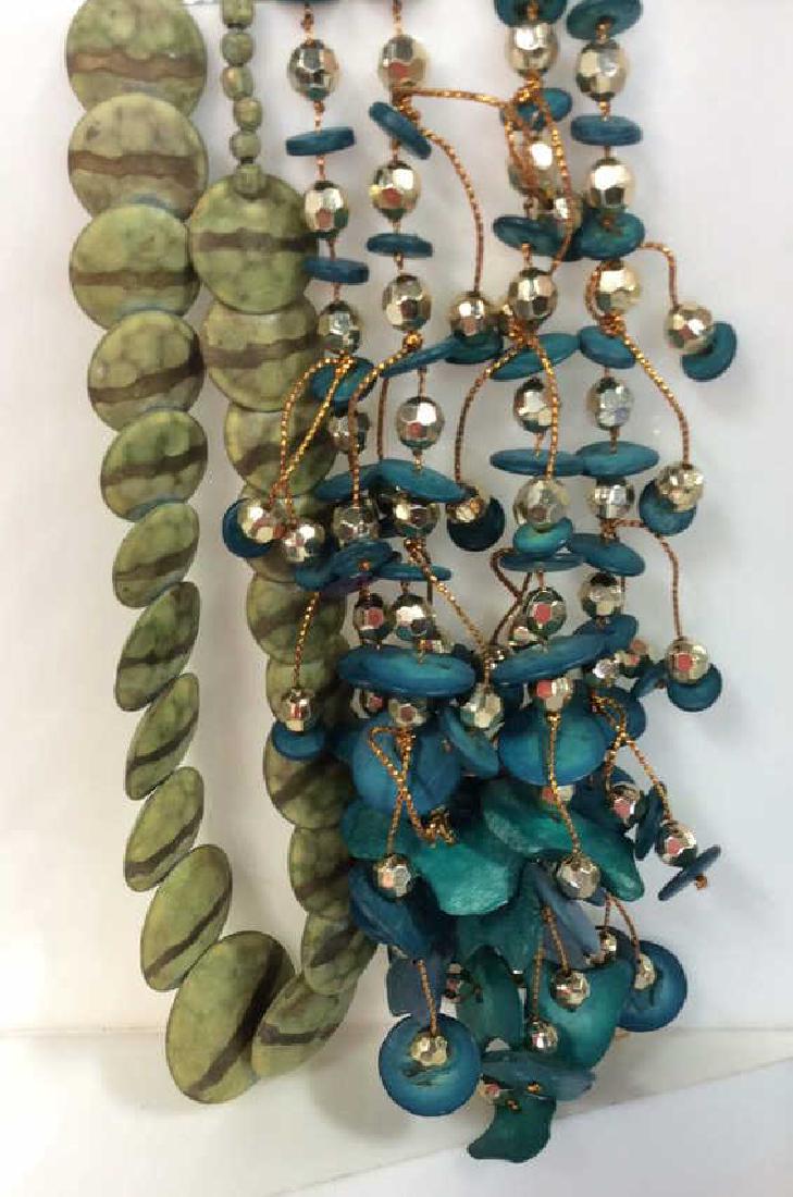 Lot 2 Women’s Beaded Necklaces (1 of 8)