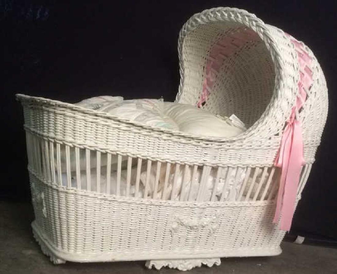 Lot 4 Baby Bonnet Wicker Crib W Pillows (1 of 10)