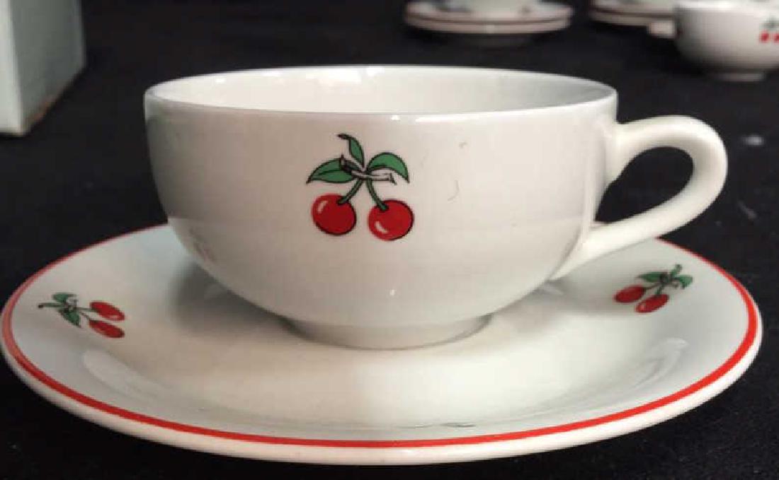 Richard Ginori Italian Cup Saucer Set, Italy: Set has 5 cups, 6 Saucers, Saucers measure diameter 4.5 inches, Marked for Richard Ginori, made in Italy