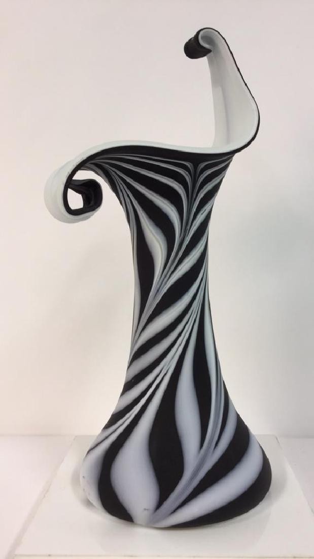 Handcrafted Art Glass Swirl Design Vase (1 of 10)