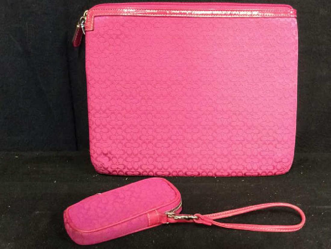 COACH SIGNATURE COLLECTION Bag & Phone Holder (1 of 8)