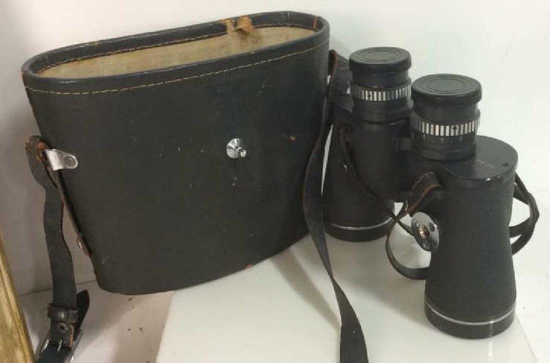 Vintage Feather Weight Binoculars w Case (1 of 9)