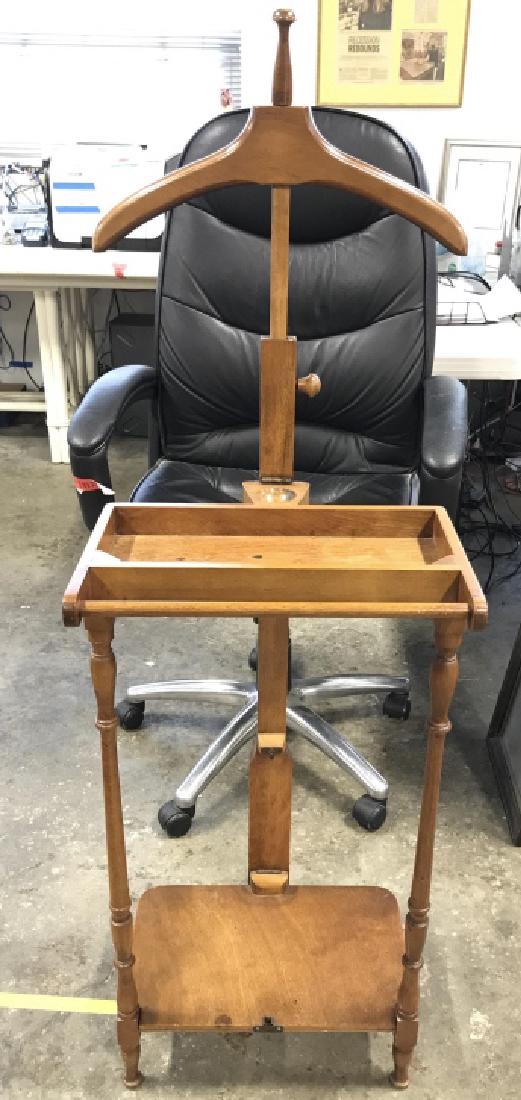 Vintage Gentlemans Wooden Valet Stand