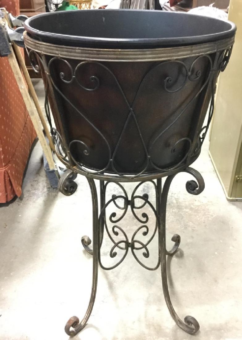 Lot 2 Metal Planter Stand & planter (1 of 8)
