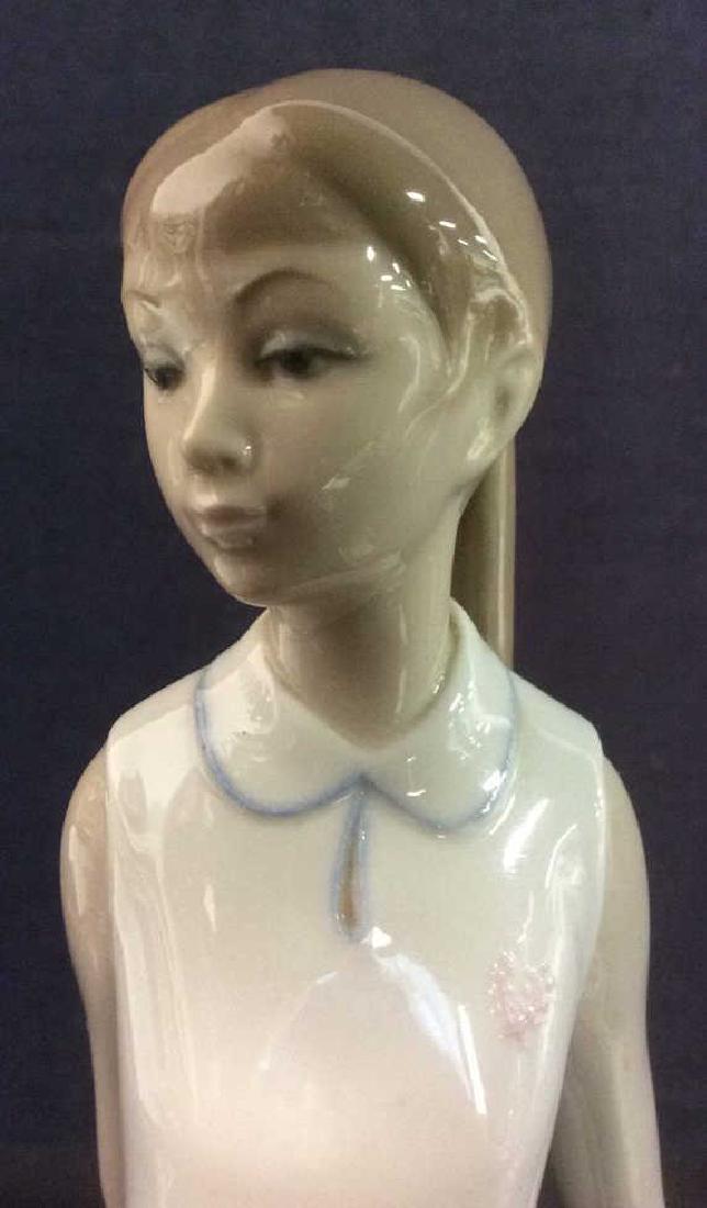 LLADRO Porcelain Female Figural Tennis Player (1 of 10)