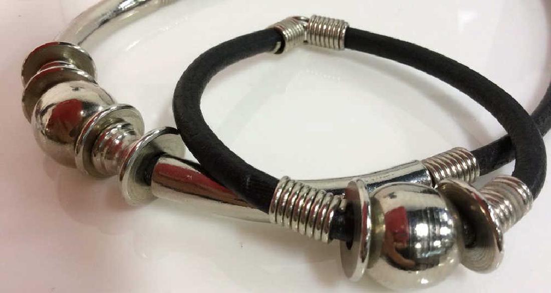 Pair Necklace and Bracelet w Silver Toned Beads (1 of 5)