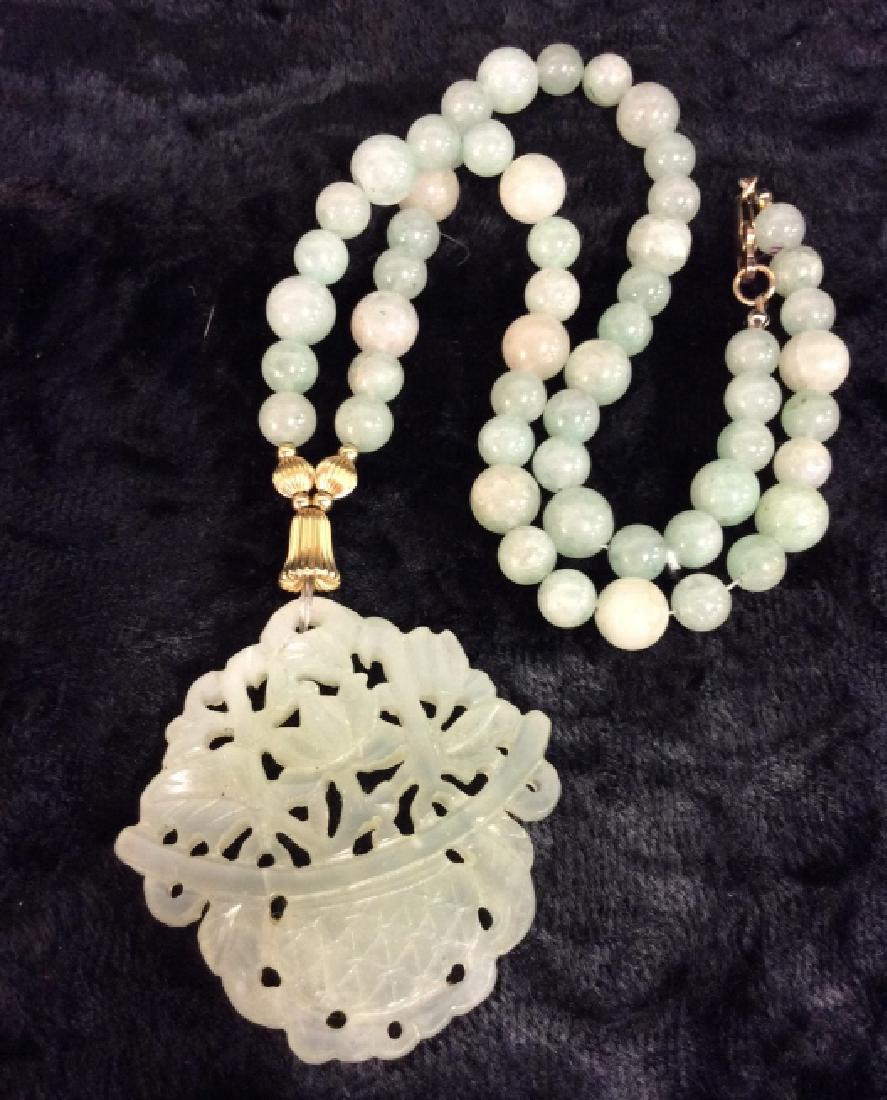 Vintage Jade/Jadeite Women’s Pendant Necklace (1 of 8)
