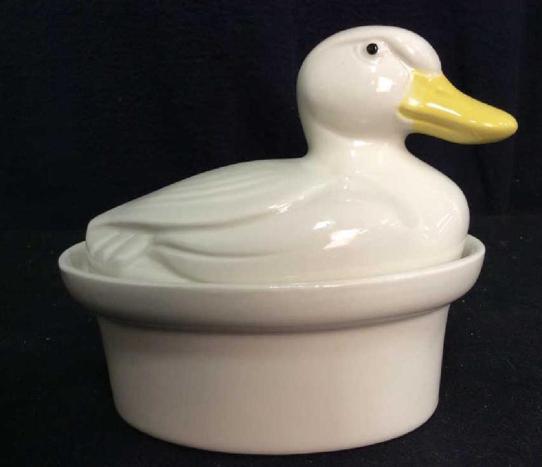 HALL Duck Figural Lidded Casserole Dish (1 of 9)