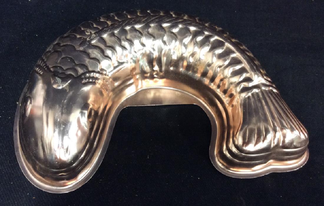 Vintage Light Pink Toned Metal Fish Baking Mold (1 of 6)