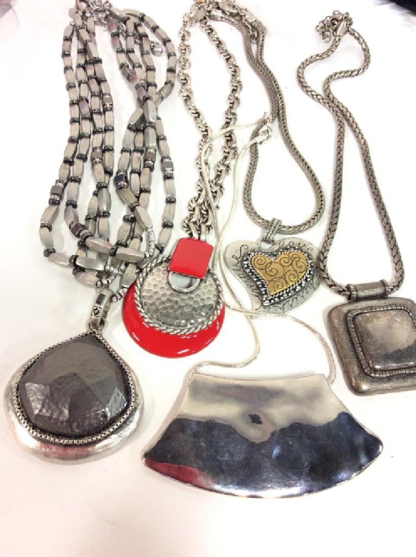 Lot 5 Assorted Women’s Necklaces (1 of 9)