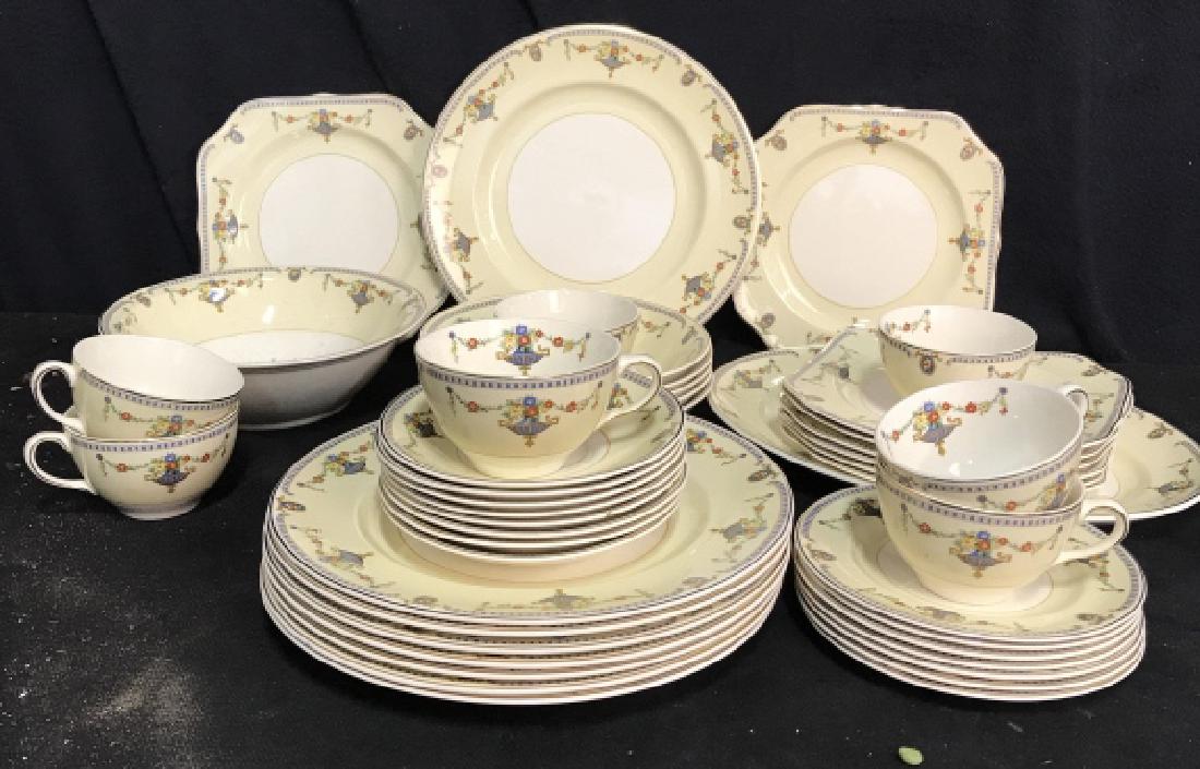 44 Pcs Johnson Brothers Vintage Porcelain China (1 of 14)