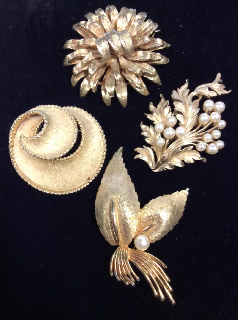 Lot 4 Assorted Gold Toned Brooch Pins (1 of 11)
