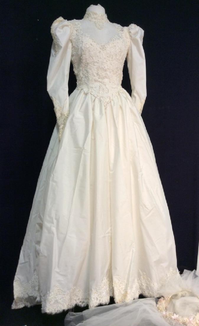 Vintage Wedding Dress W Veil (1 of 10)