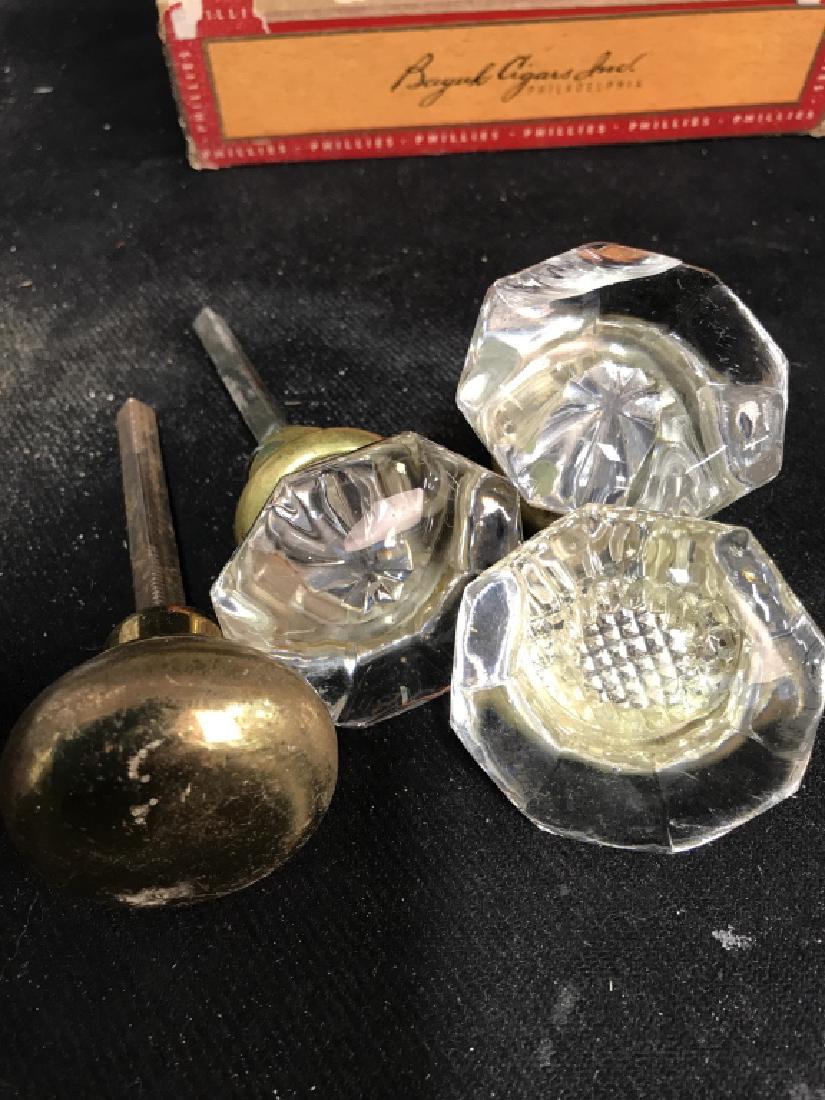 Group Lot Assorted Vintage Glass Doorknobs (1 of 8)