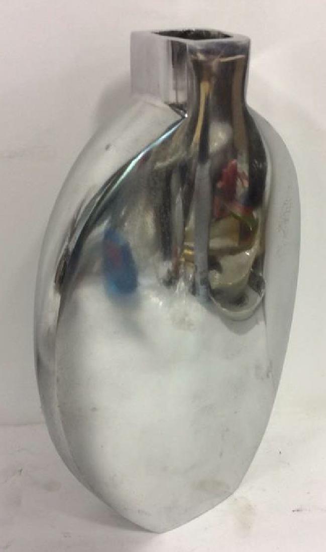 Silver toned Contemporary Vase (1 of 8)