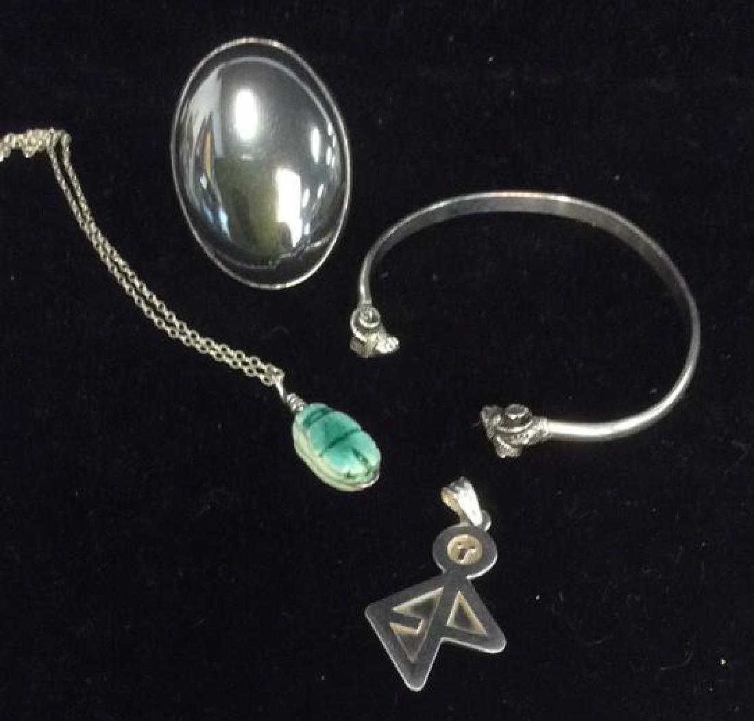 Lot 4 Assorted Silver Toned Women’s Jewelry (1 of 11)