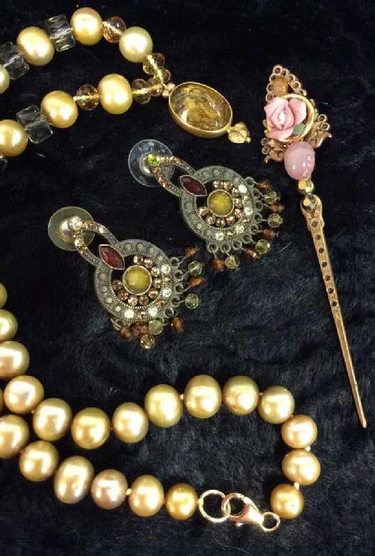 Lot 3 Assorted Costume Jewelry (1 of 10)