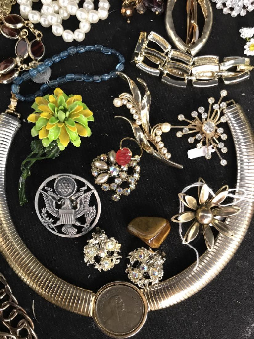 Shoebox Full of Vintage Jewelry (1 of 20)